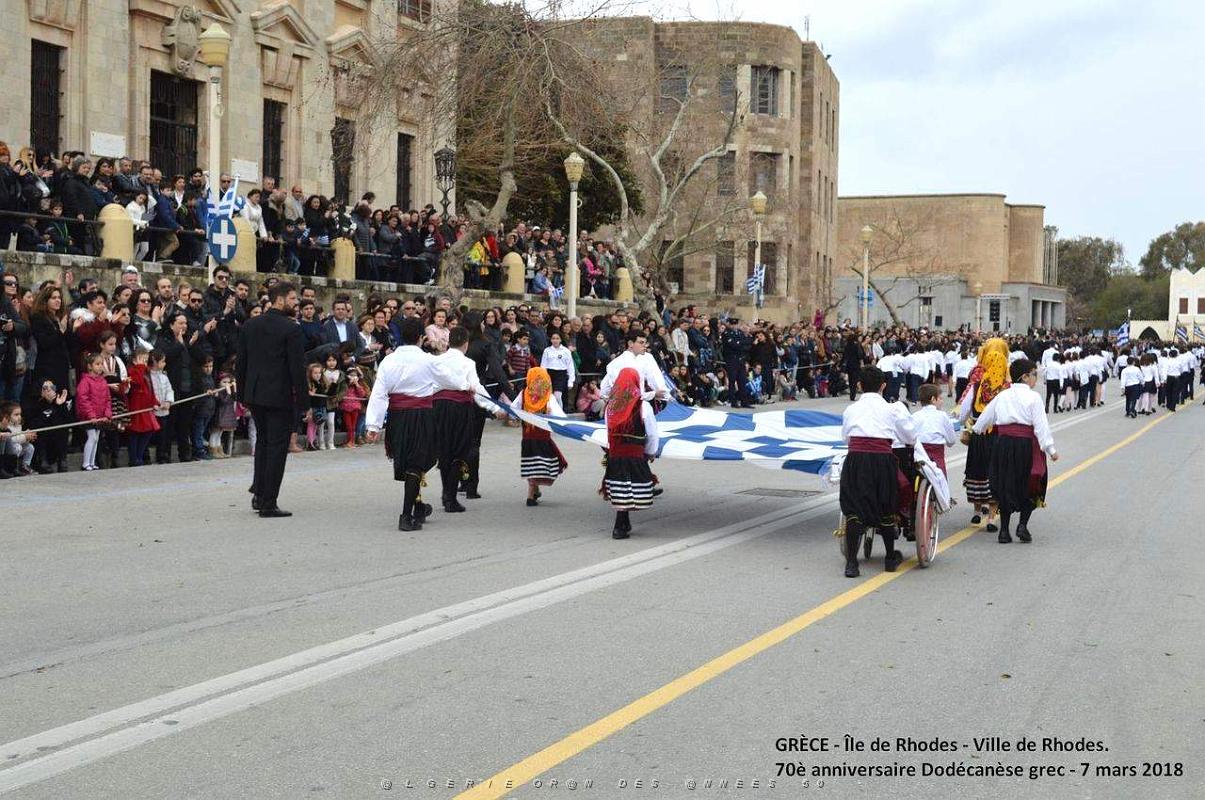 245- Rhodes- Defile Dodecanese grec.JPG
